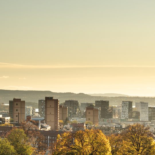 Oslo skyline i solnedgang.